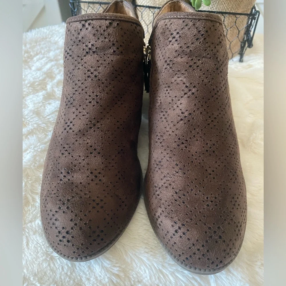 Dr. Scholl's Dark Brown‎ Chukka Boots